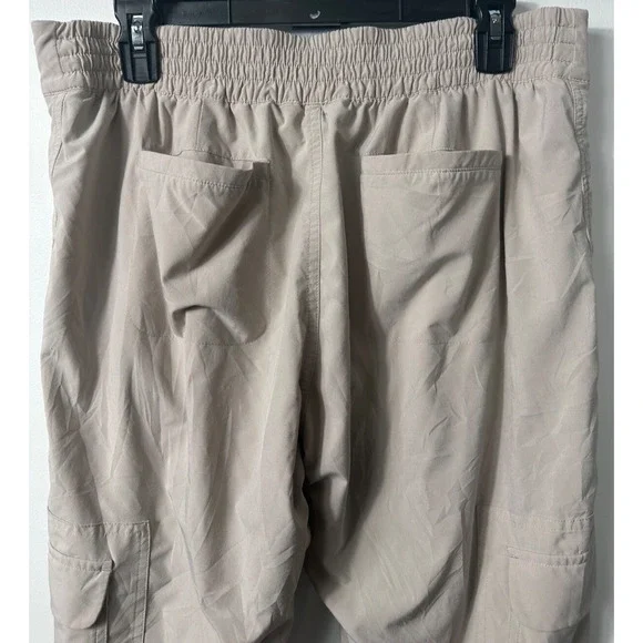 Athleta Chelsea Lined Cargo Pants Womens 14 Beige Mid Stretch Waist Pocket C11 - Picture 4 of 8